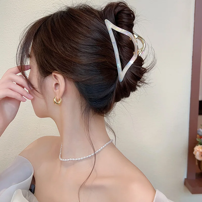 

Triangle Mermaid Color Grab Clip Female Fashion Simple Generous Hair Clip Back Spoon Shark Clip Net Red Hair Ornament