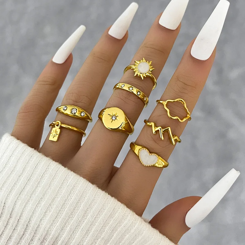 

8 Pcs/Set Fashion Crystal Heart Sun Rings Set Trendy Gold Geometric Rings for Women Party Jewelry Accessories