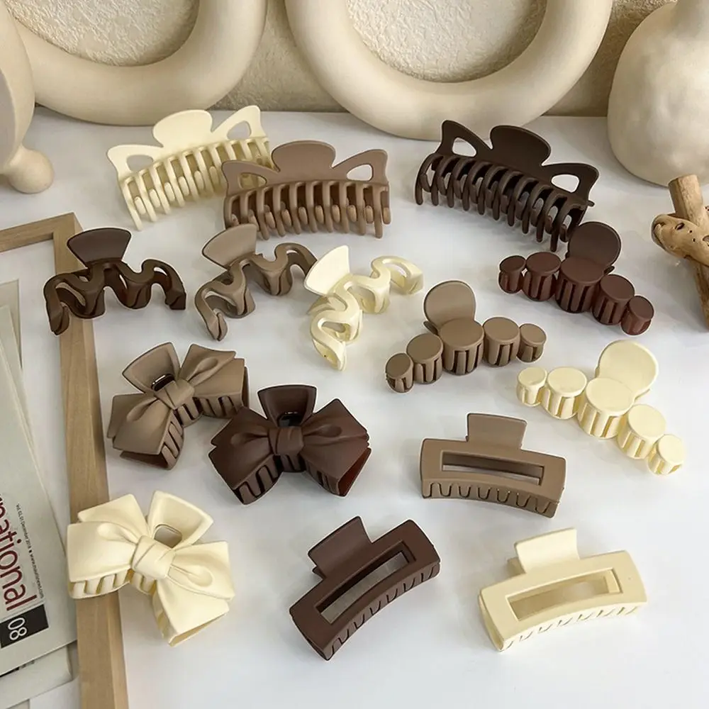 

Vintage Geometric Matte Shark Clip Creative Mini Frosted Hair Clips Elegant Temperament Lady Wave Hair Claws
