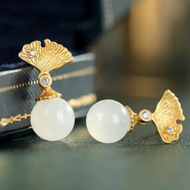 Вдохновленные дизайнерские бриллиантовые серьги из натурального белого нефрита