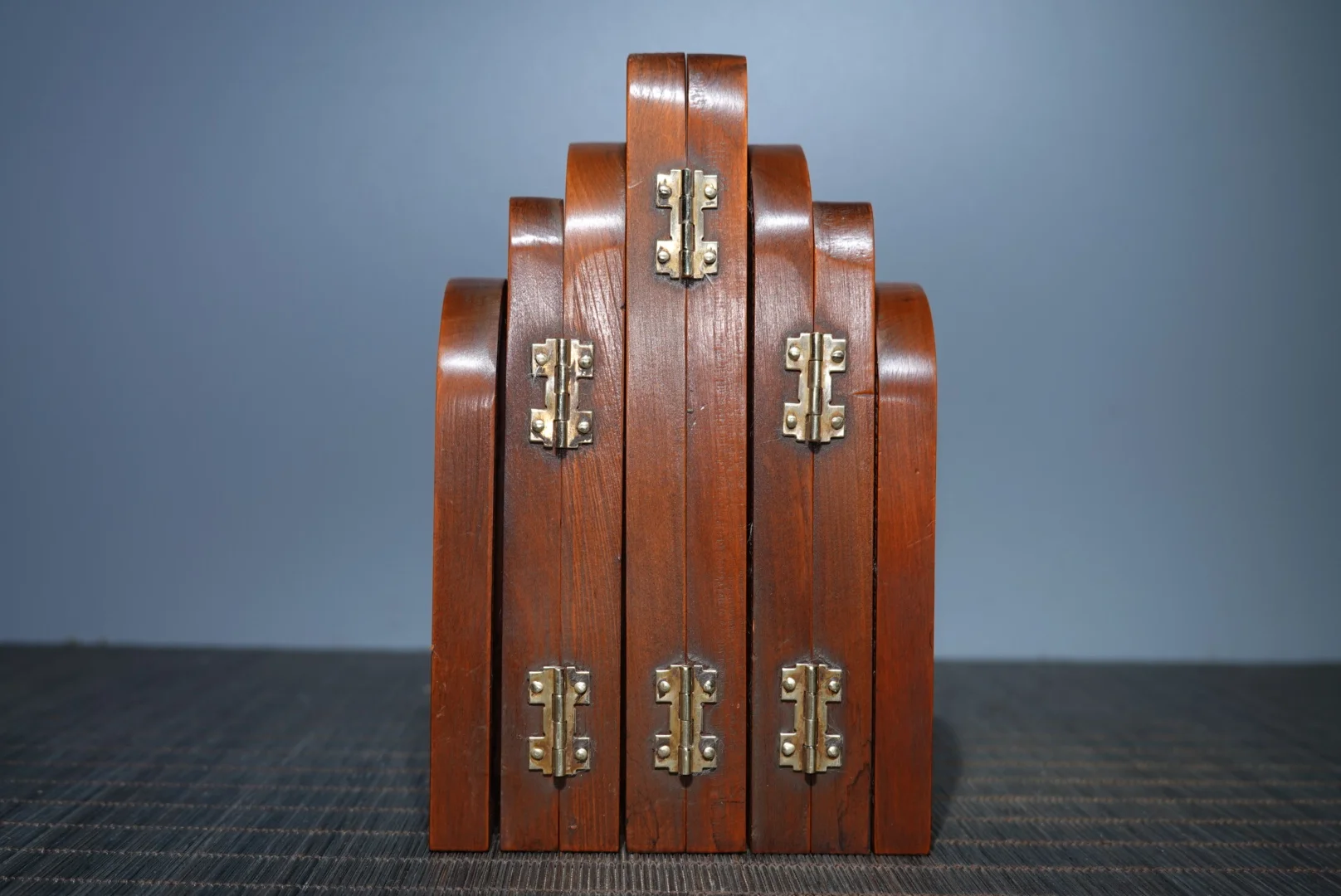 Подвеска китайская из натурального бокса Восемь Бессмертных пересекающих