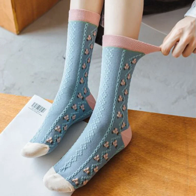 4 Pairs Middle Tube Women Socks Fashion 3D Flowers Long Autumn Winter Soft Cotton Socks Set Kawaii Girl Style Femme Chaussettes