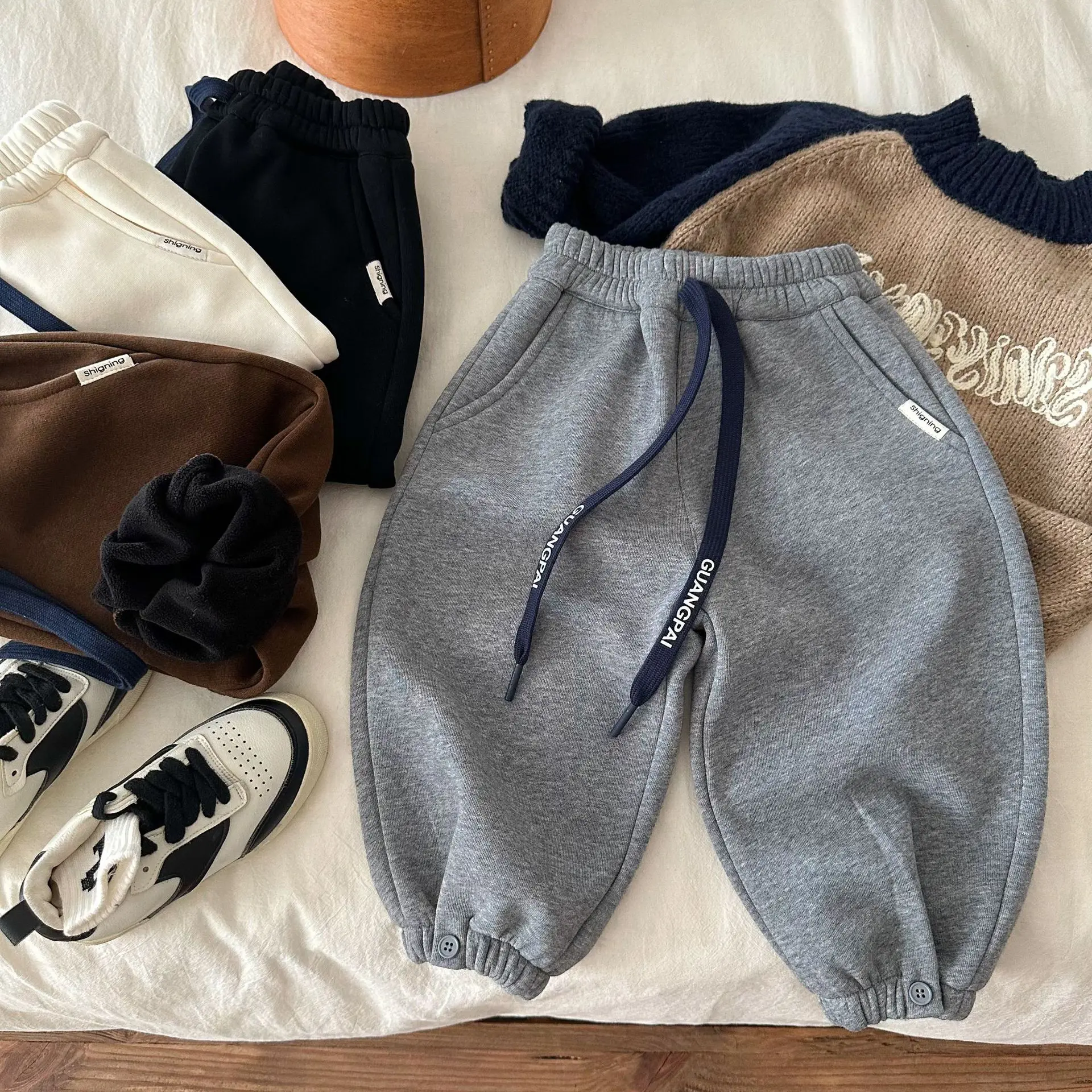 

Детские штаны, детская одежда, брюки, зимние Новые однотонные спортивные штаны для мальчиков и девочек, детские плотные Простые штаны с кулиской, 2023