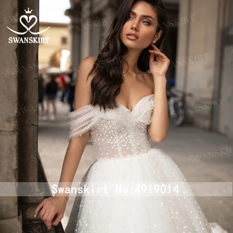 Романтическое бальное платье свадебное 2024 милое с жемчугом и открытыми плечами