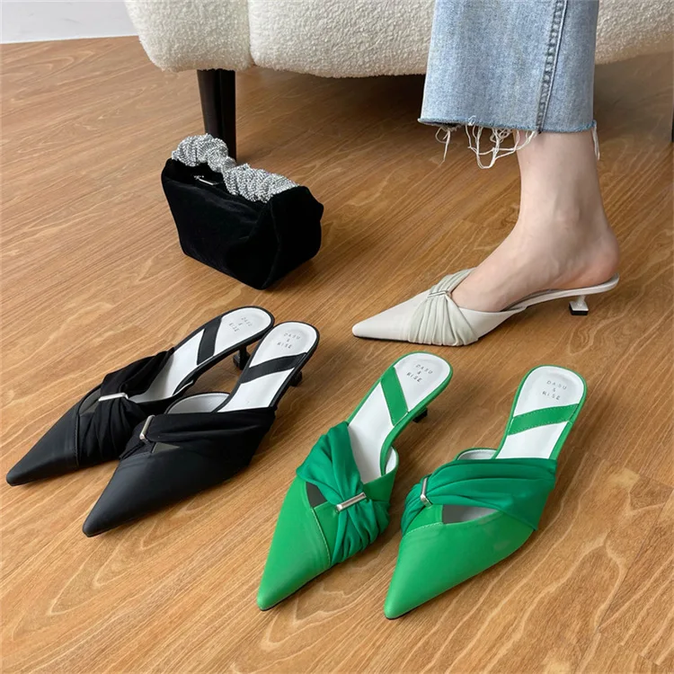 

Med Slippers Casual Shoes Woman 2022 Cover Toe Pantofle Thin Heels Low Luxury New Pointed Slides PU Rubber Basic Fabric Rome Fas