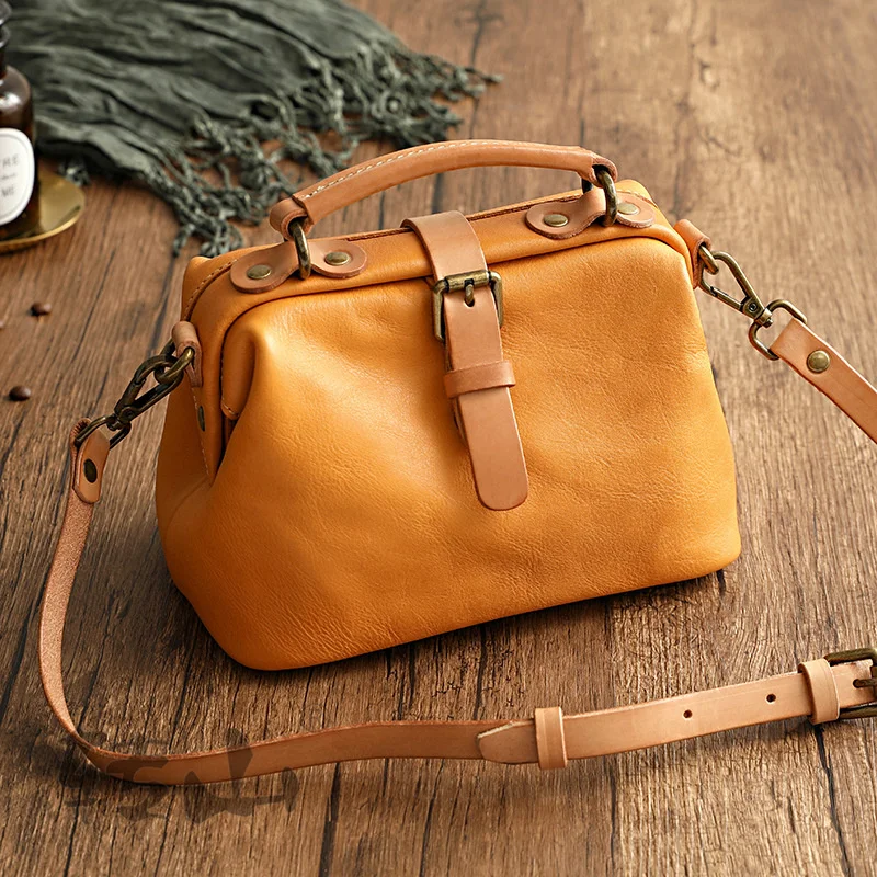 

Trendy college spotlight leather women's bag color contrast vegetable tanning tree Cream Leather Women's bag portable messenger