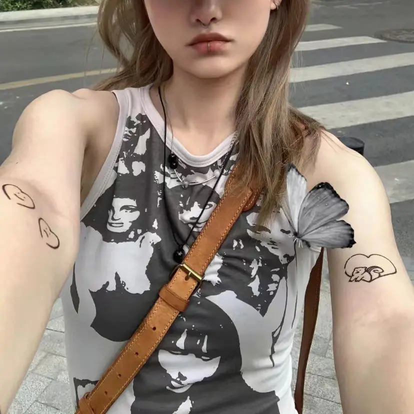 

High Street Style Y2K Figure Graphic Crop Top Women Summer Clothes Korean Fashion Sleeveless Tank Top Tee Shirt Streetwear 2022