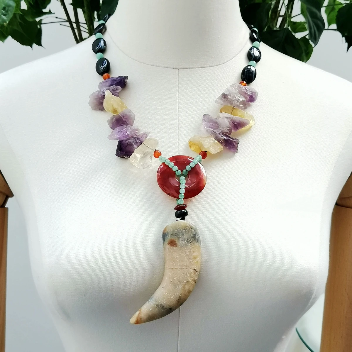 

Lii Ji Mutil Color Jade Pendant Necklace Amethyst Citrine Agate Onyx Necklace 56cm Stock Sale Women Jewelry Gift