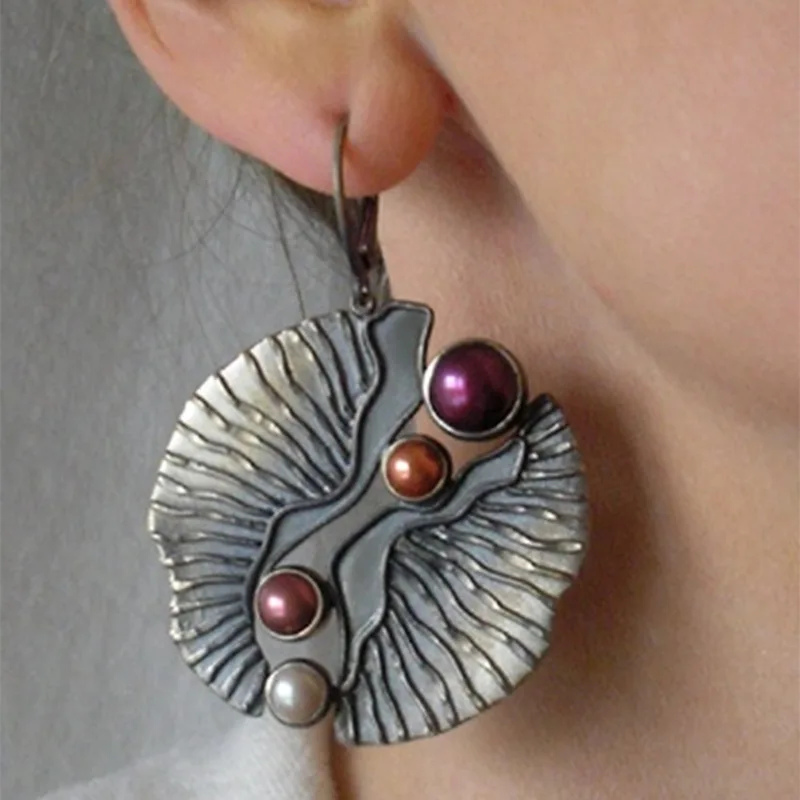 

Ethnic Style Round Inlaid with Colored Imitation Pearls Earrings Exaggerated Antique Silver Disc Scallop Shell Dangle Earrings