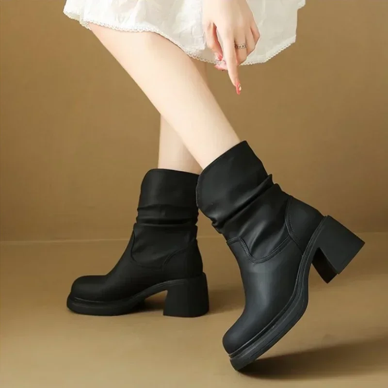 Женские ковбойские ботинки с острым носком коричневые из мягкой кожи в стиле