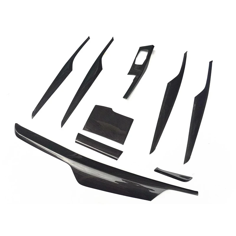 Добавьте стильные внутренние чехлы из настоящего углеродного волокна отделка