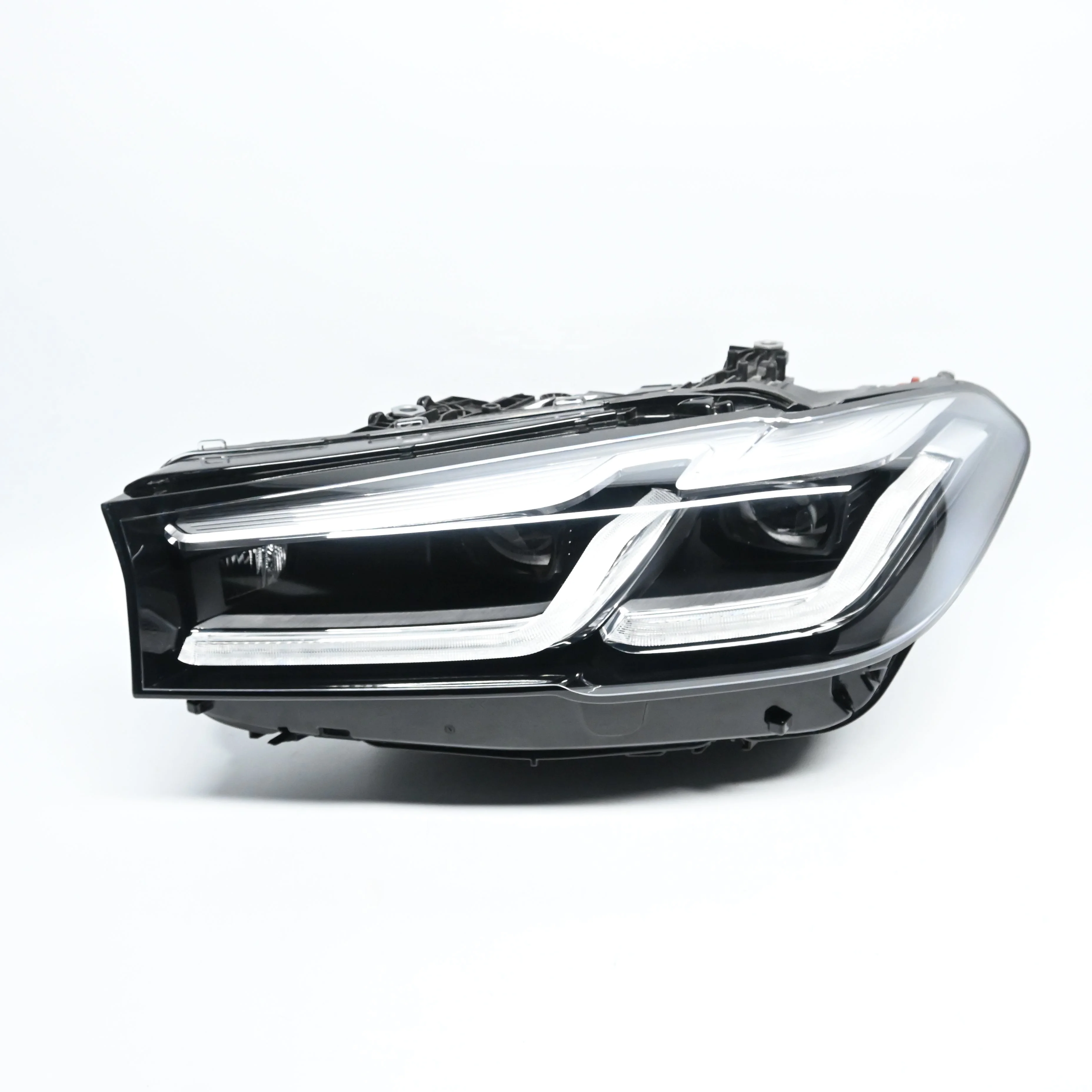 Фото Светодиодные фары для автомобилей BMW 5 серии (525i, 530i, 540i, G30 LCI) 2021-2023 гг. №2