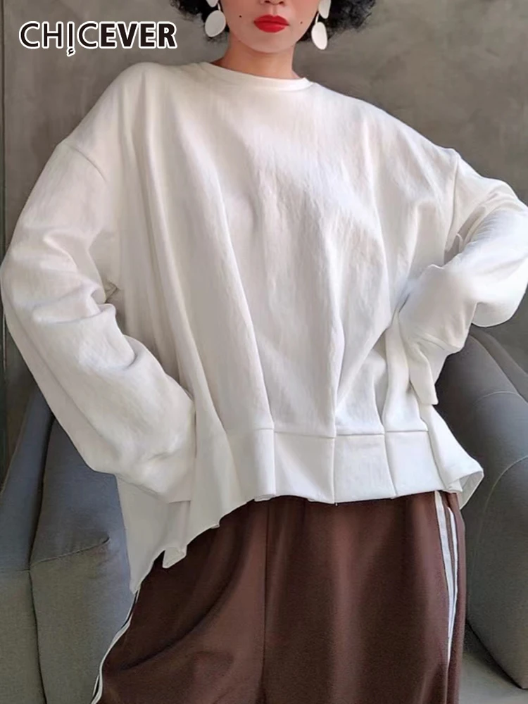 

CHICEVER White Patchwork Folds Shirt For Women Round Neck Long Sleeve Minimalist Loose Pullover Blouse Female Spring Clothes New