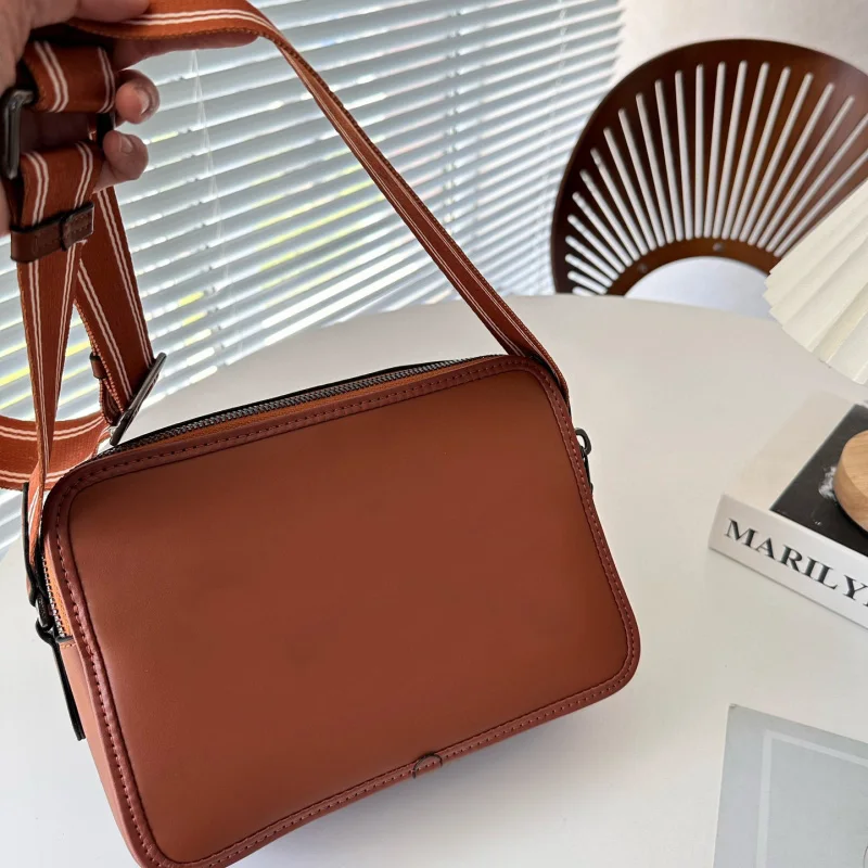 

Designer Leather Luxury Messenger Shoulder Camera Bags Stylish Simple Solid Color Medium Capacity Two-Layer Ladies Wallet Bag