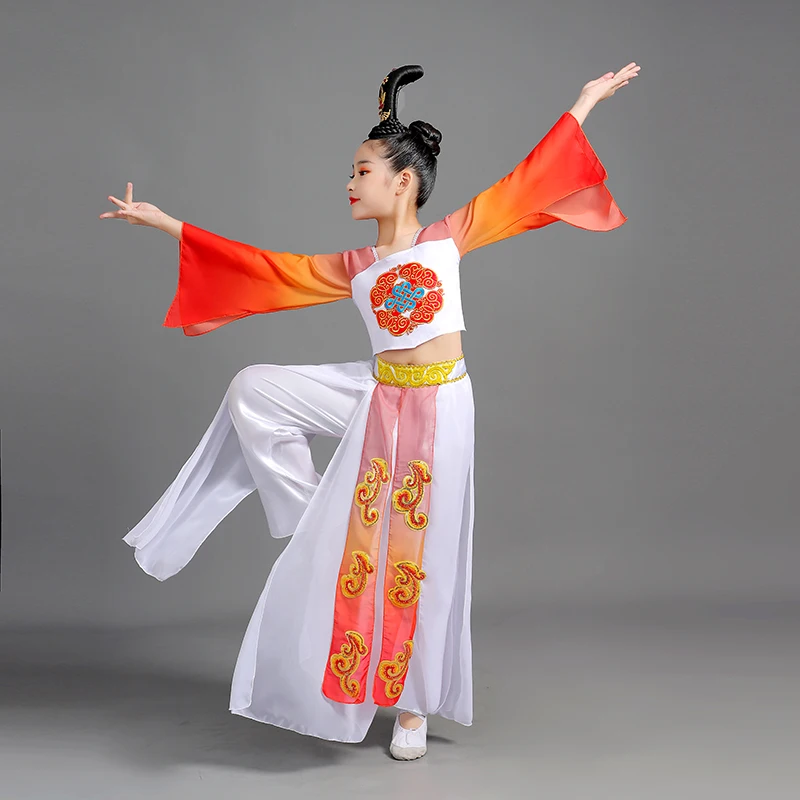 Китайский народный танцевальный костюм "Fairy Folk Dress" для девочек, включая веер янко и квадратный зонтик для выступления.