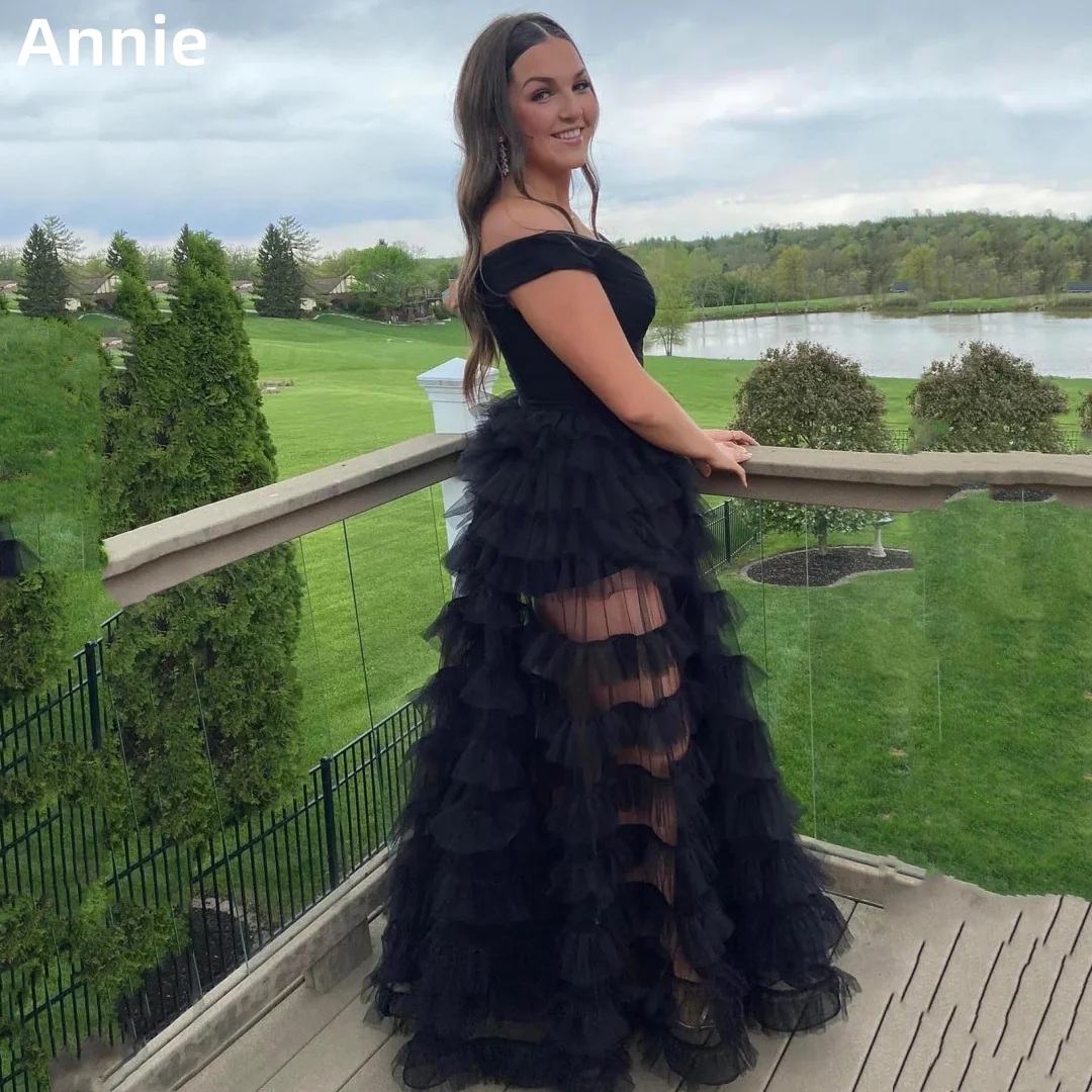 Свадебное платье с открытыми плечами для выпускного вечера