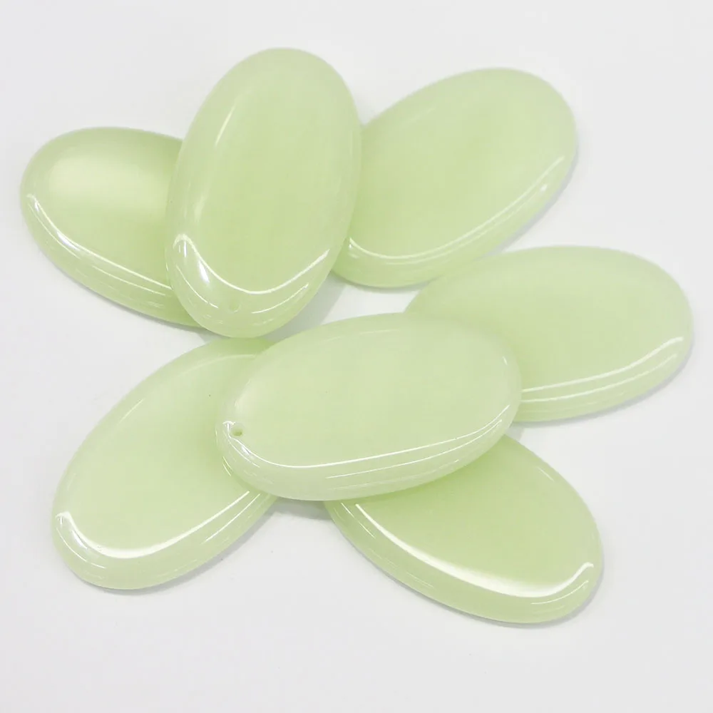

Selling Natural Stones Green Luminous Oval Perforated Pendants Necklace Charms Fashion Unisex Jewelry Accessories Wholesale 8Pcs