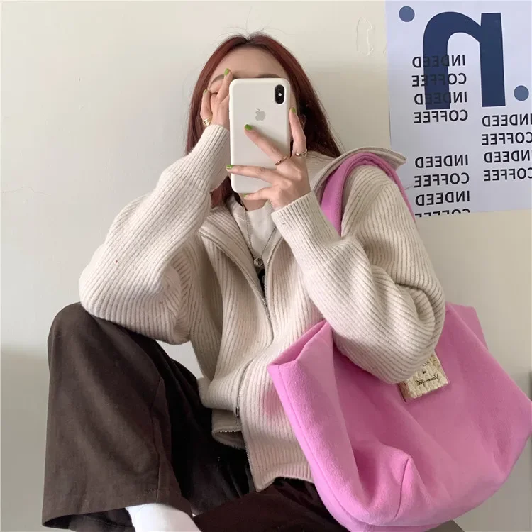 Женский трикотажный кардиган на молнии с длинным рукавом