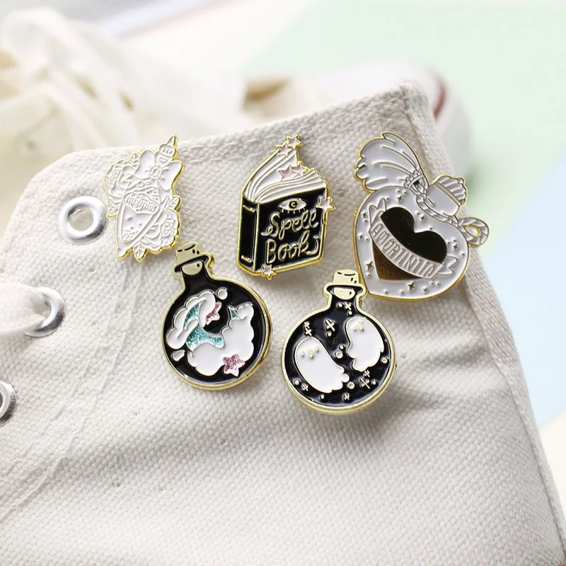 Готическая Книга заклинаний волшебная эмалированная булавка роза призрак