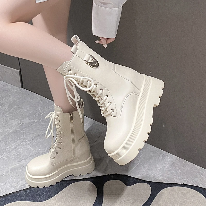 Женские осенние ботинки до середины икры мотоциклетные на высокой платформе 9 5