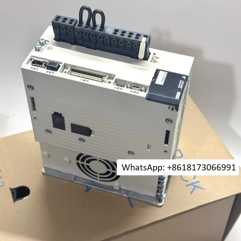 Флэш-накопитель Yaskawa SGDV-5R5A01A/11a