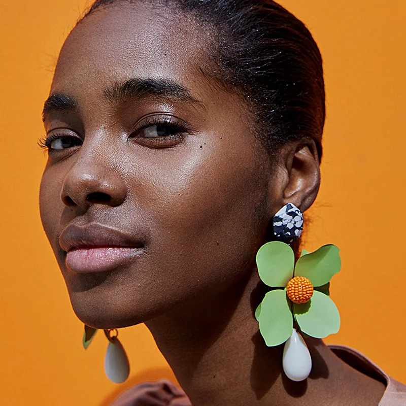 Серьги-подвески с большими цветами, женские дизайнерские Яркие модные новые модные богемные Подвесные серьги ручной работы с лепестками для женщин, искусственный подарок