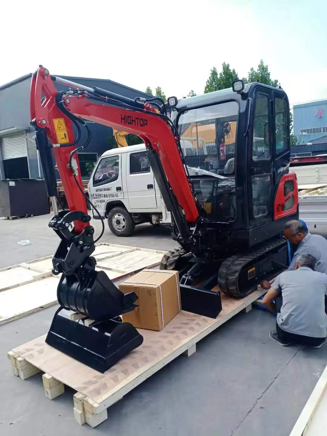 

Cheap Price Mini Excavator 2.5TON Mini Excavator joystick excavator With Thumb Bucket
