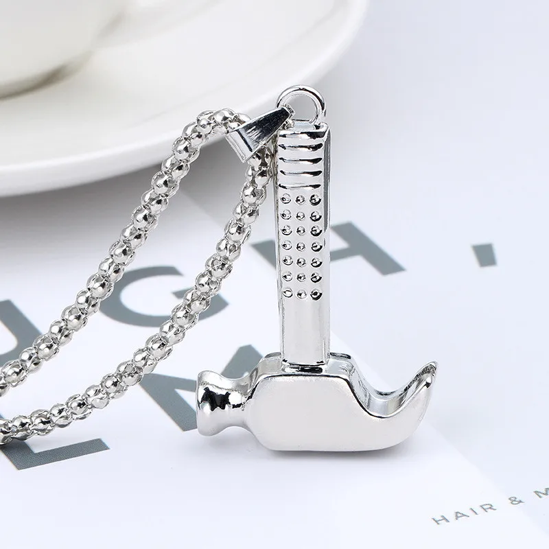

Hammer Choker Sheep Horn Necklace for Women Carpenter Women's Neck Chain Tool Pendant Goth Jewelry Valentines Day Fashion