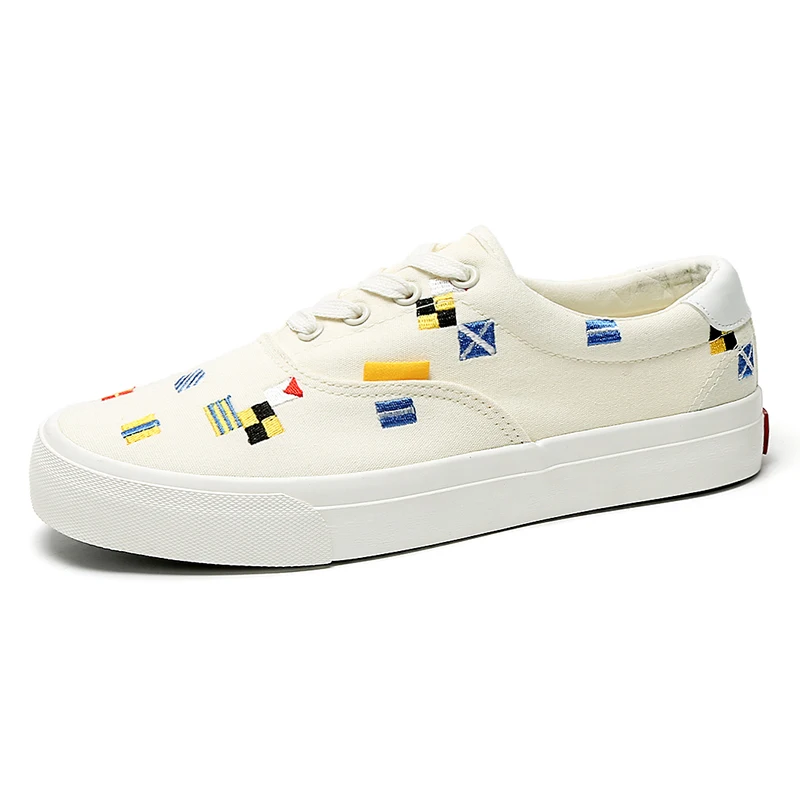 Versatile Canvas Sneakers Men Embroidery Skateboard Shoes Breathable Korean Style Casual Shoes