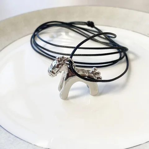 HMKEA Эмалевый кулон пони для женщин