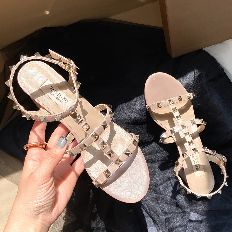 2023 Spring/Summer New Women's Sandals Fashion Rivet Buckle Sandals High Quality Comfortable Women's Pumps Office High Heels