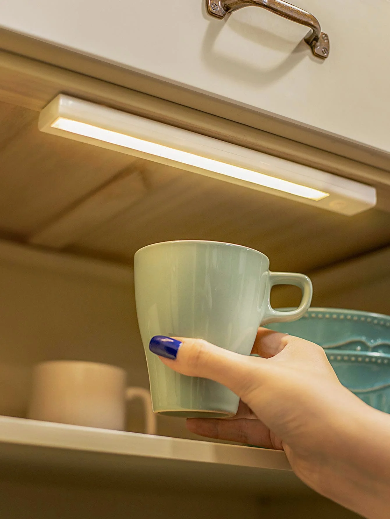 

LED Motion Sensing Night Light Cabinet Light AAA Battery Powered Sticker Magnetic Refrigerator/Baby Room/Bathroom/Bedside Lamp