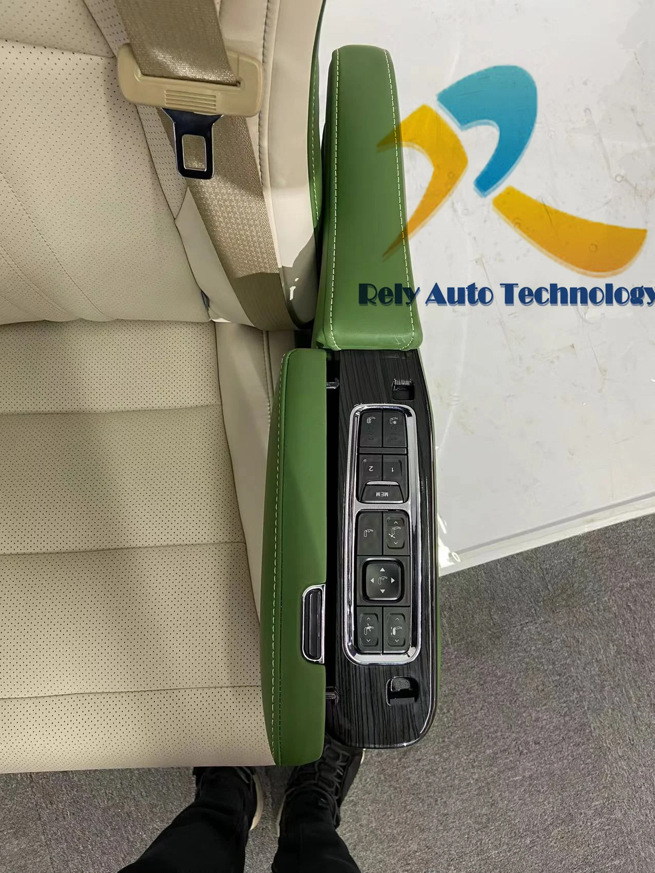 Индивидуальное заводское кресло для руководителя сидения фургона заднего вида