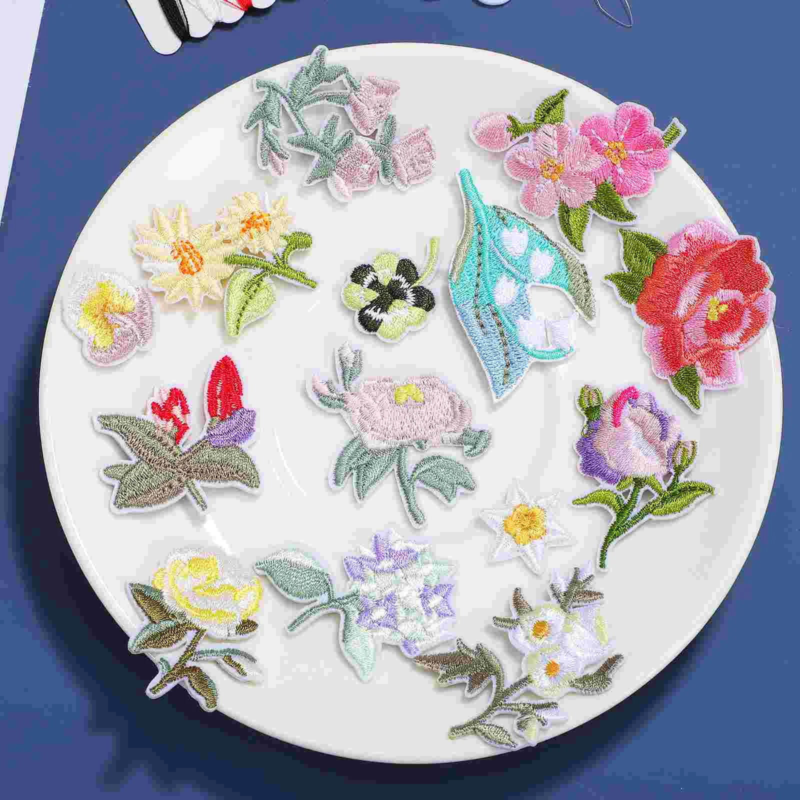14 шт. нашивки с вышивкой в виде цветов
