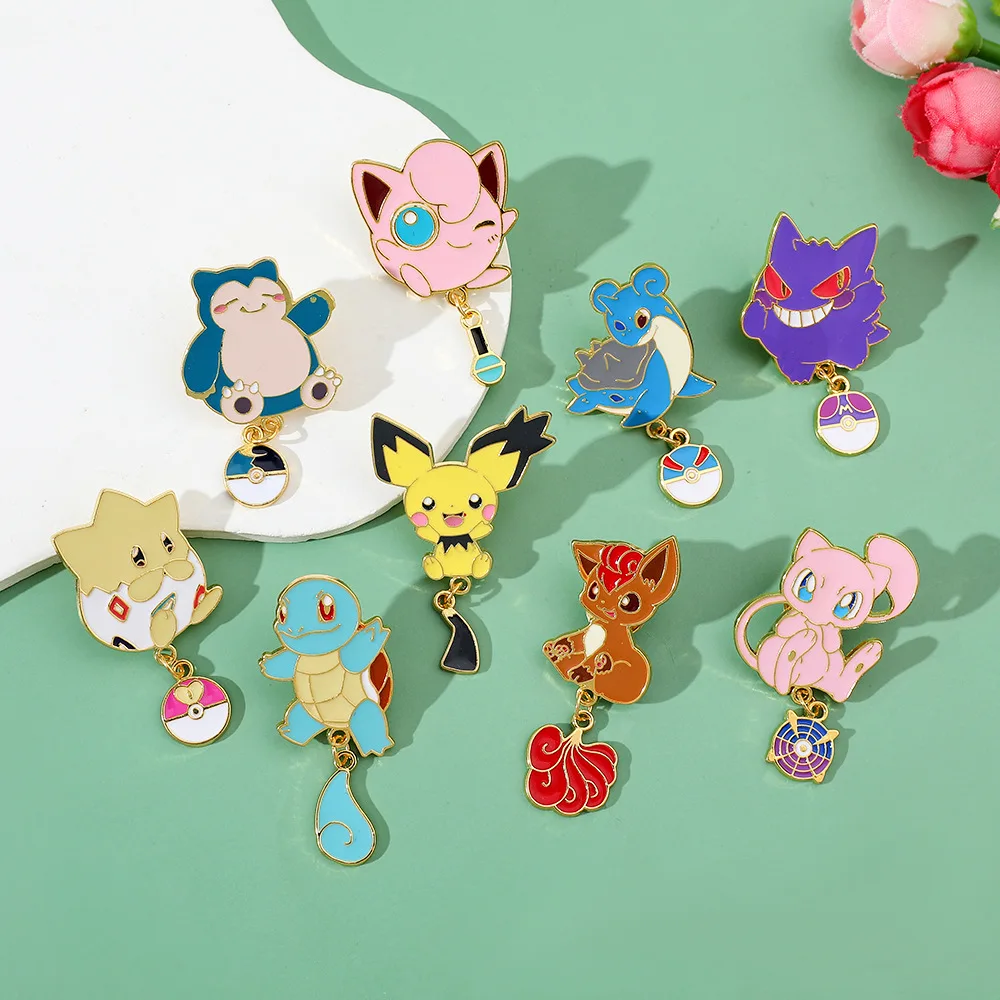 Фото Булавки-подвески с покемонами Jigglypuff Gengar Vulpix Mew Lapras Pichu Squirtle Togepi Snorlax с хвостом и PokeBall Броши Подарки для фанатов №5