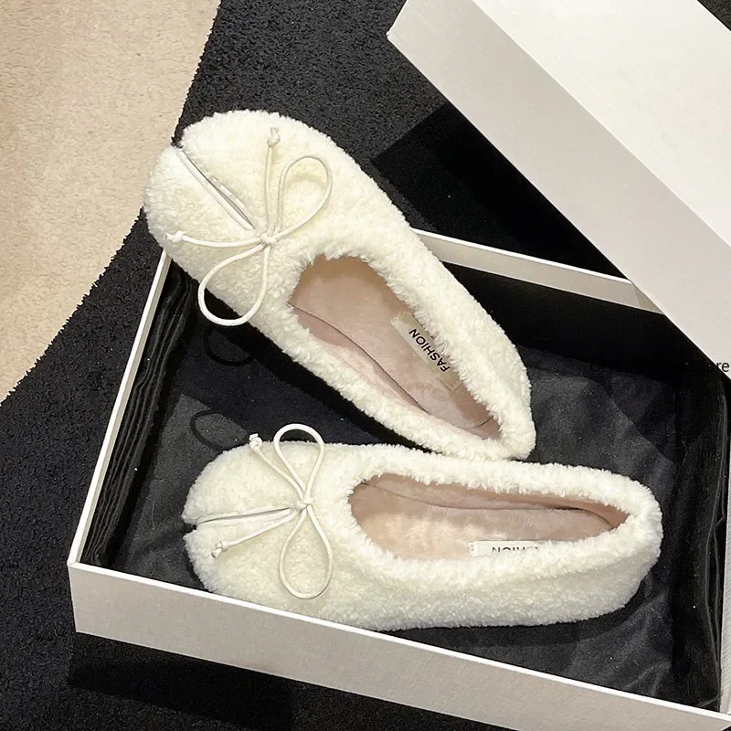 Туфли женские с круглым носком меховые кроссовки без застежки Мокасины