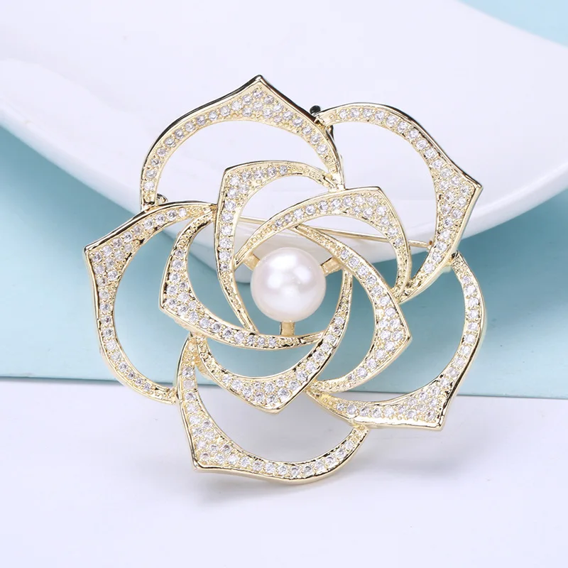 

Autumn and Winter Fashion Elegant Micro-inlaid Zircon Hollow Camellia Brooch Luxury Temperament Suit Cheongsam Corsage Female