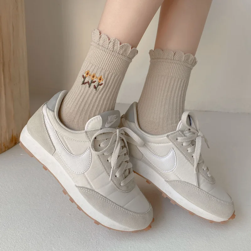 3 Pairs Retro Embroidered Floral Socks Literary Solid Color Lace Women Cotton Socks Girl Tide Striped Middle Tube Fashion Socks