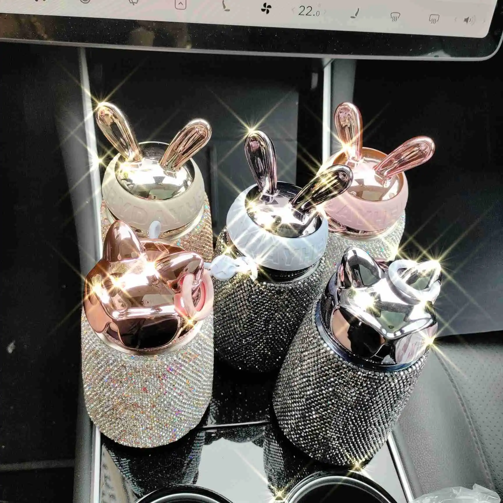 

Exquisite beautiful cup electroplating tide diamond rabbit thermos cup 304 cool solid color portable