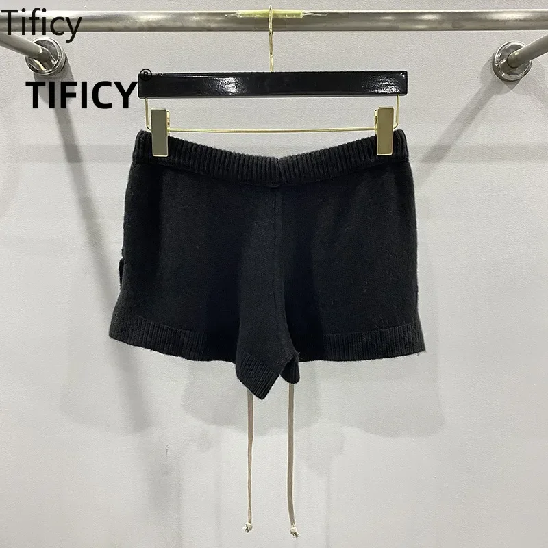 Женские трикотажные шорты в рубчик Dark RO удобные шерстяные повседневные черного и