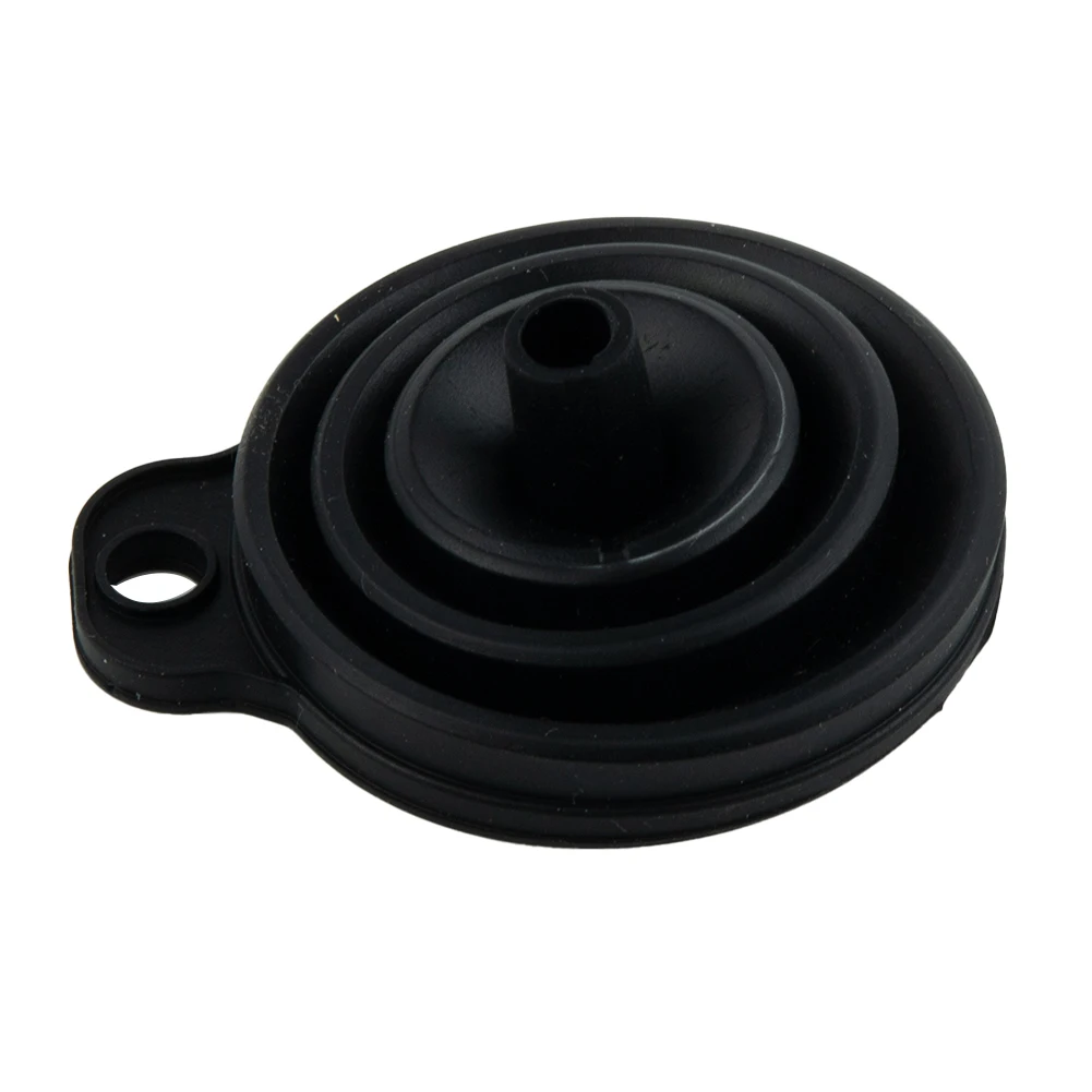 

Collapsible Foldable Space Saving Engine Oil Top Up Filler Screen Wash Coolant Oil Nozzle Fuel Supply System Accessories