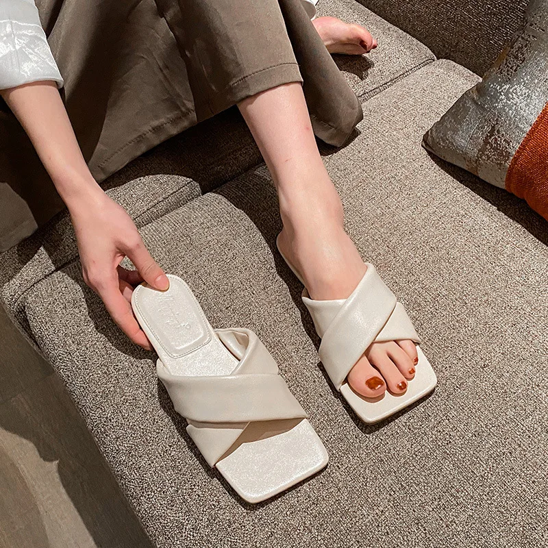 

2022 Fashion Women Slippers Cross Band Sexy Designer Summer Sandals White PU Leather Ladies Slides Flip Flops Flats Plus Size 43