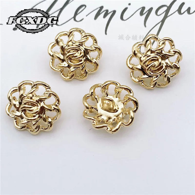 

10pcs 15/20/25mm Popular Golden Hollow Metal Buttons for Sewing Beautiful Flower Buttons for Needlework Fashion Jacket Buttons
