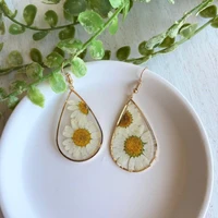 10pairpack boho daisy pressed flower earrings for women girls dry white teardrop april birth flower drop earrings chrysanthemum