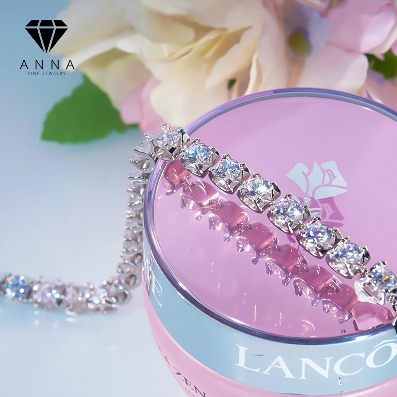 

Женский браслет из серебра пробы с головой быка, карата