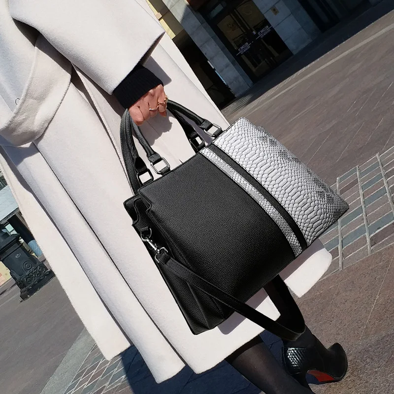 

High Quality Leather 2022 Snake Texture Versatile One Shoulder Messenger Bag Famous Designer Large Capacity Handbag Purses