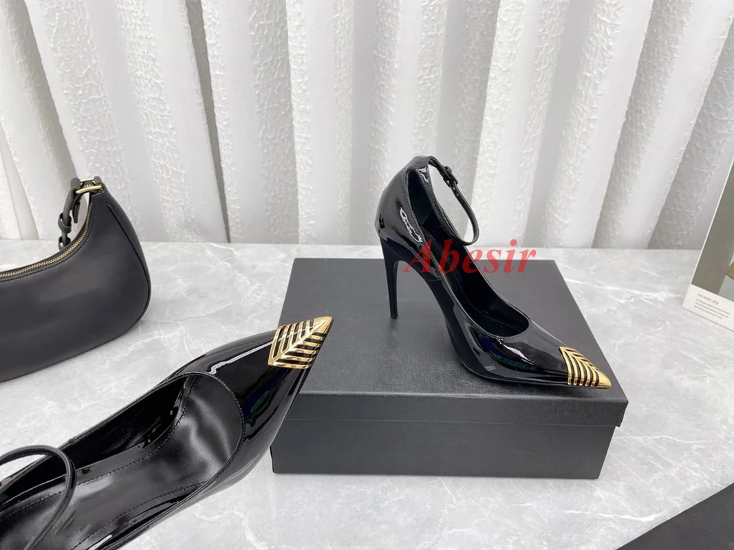 

Туфли женские из лакированной кожи на платформе с леопардовым принтом