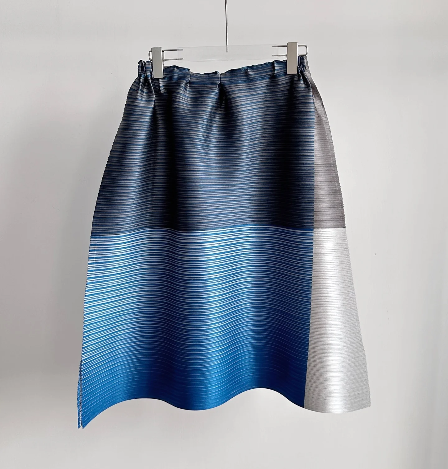 Фото Плиссированный жилет без рукавов Miyake, лето 2021, новый контрастный цвет, горизонтальный темпераментный повседневный топ №3