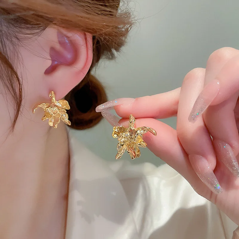 

KAITIN Light Luxury Silver Needle Irregular Pleated Flower Earrings Korean Earrings Metal Style New Earrings Wholesale Female