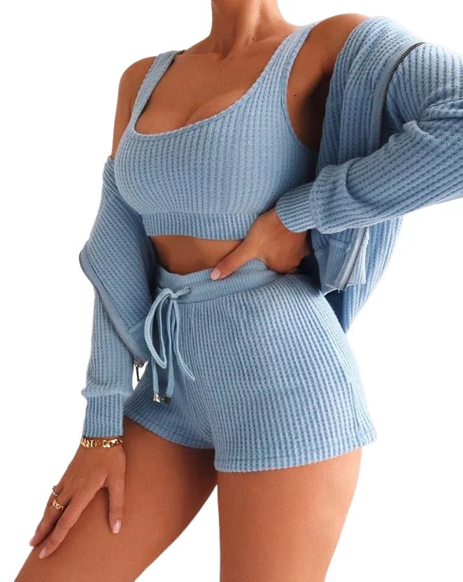 Рисунок 2 - Комплект из трех предметов с топом